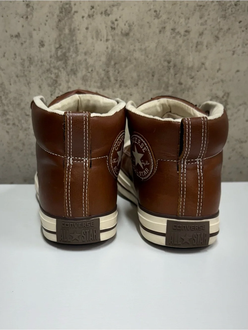 Converse Chuck Taylor Pinecone Brown Leather Sneakers Men’s 8
